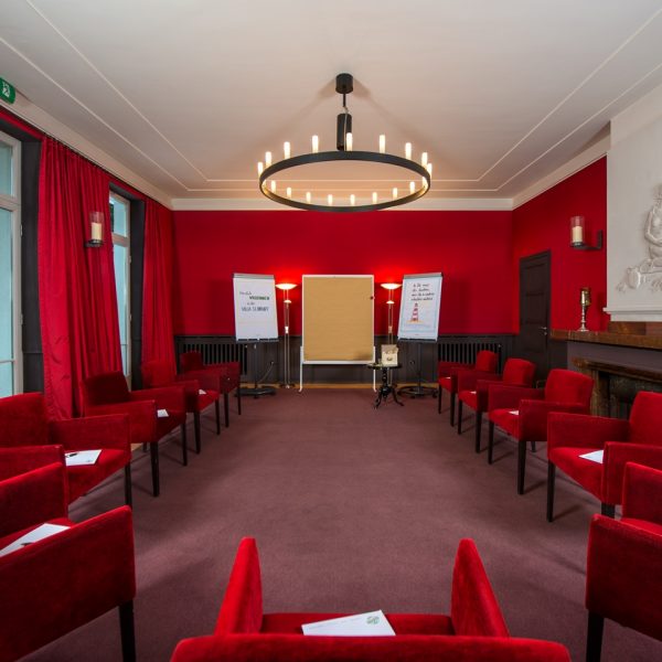 Das Kaminzimmer der Villa Leonhart als Raum für Workshops oder Tagungen