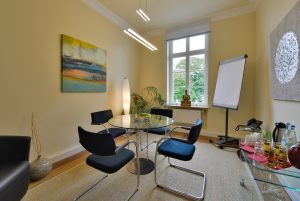 Raum mit Rheinblick der Eventlocation Villa Leonhart ideal für Vieraugengespräche